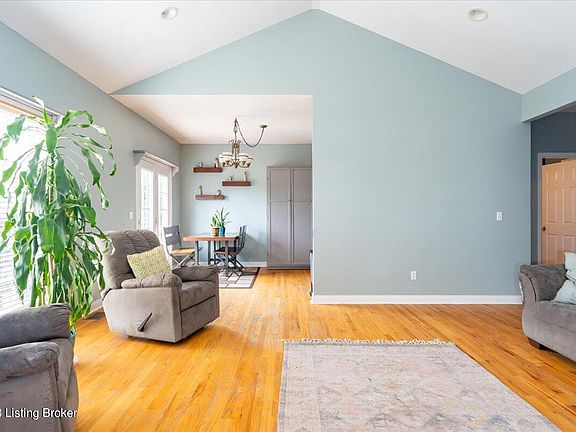 5th image of 23 Carter Ct