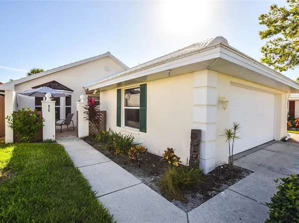 825 Harrington Lake Ln, Venice, FL 34293