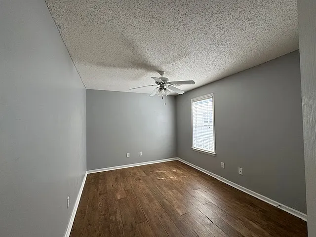 125 Hatchbend Ct — Photo 16