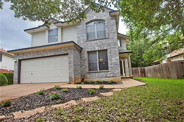 Welcome home! Amazing rental opportunity in convenient locat