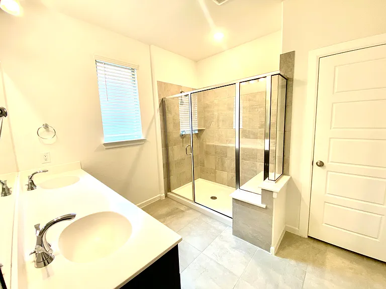 166 Camelia St — Photo 12