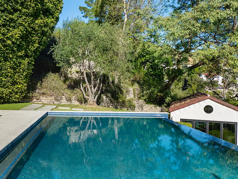 8159 Hollywood Blvd — Photo 57
