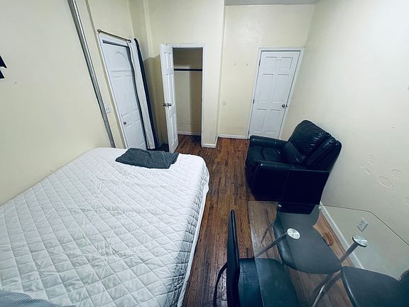 2nd image of 438 Chestnut St Suite 1
