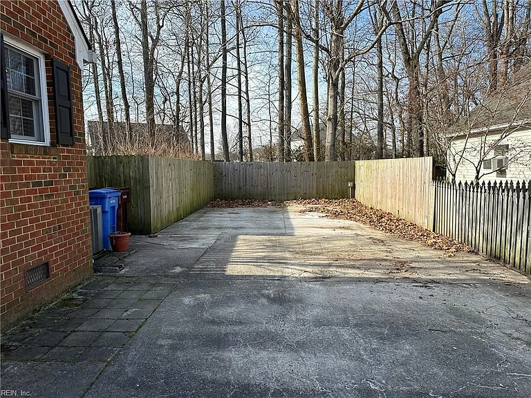 1704 Eagle Hill Dr — Photo 41