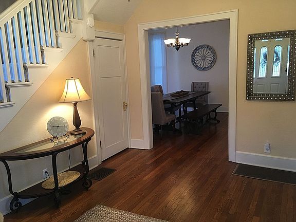 3rd image of 907 N Noyes Blvd