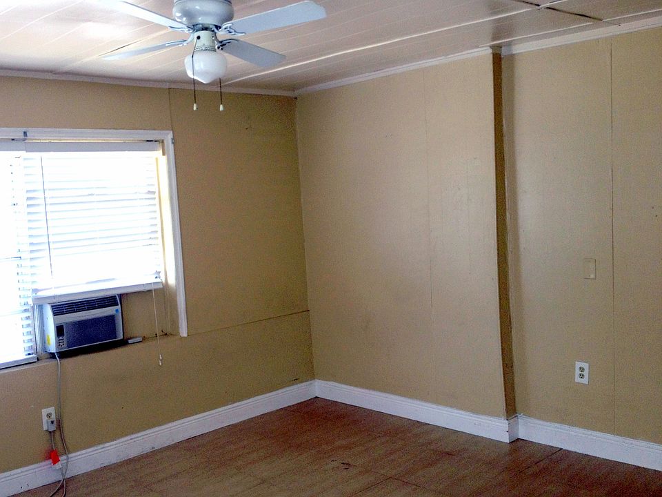 2nd image of 6028 SW 27th St #3