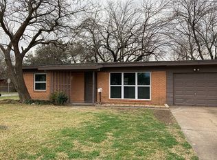 1702 W Grauwyler Rd, Irving, TX 75061