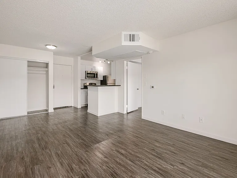 1725 Grismer Ave — Photo 30