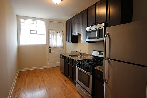 2339 W Rosemont Ave #1 Photo 1