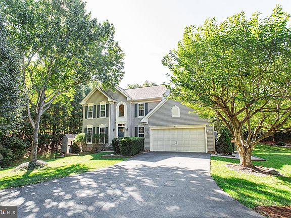 2nd image of 25 Blue Spruce Cir