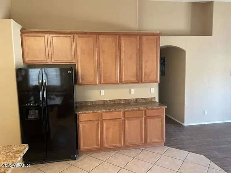2132 W Carter Rd — Photo 5