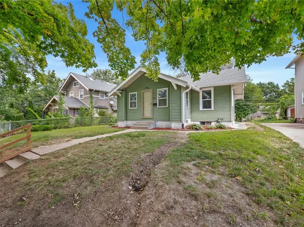 2415 E 12th St, Des Moines, IA 50316
