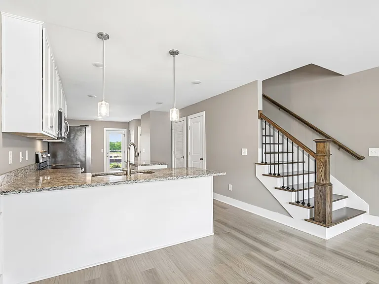South Maple Townhomes — Photo 6
