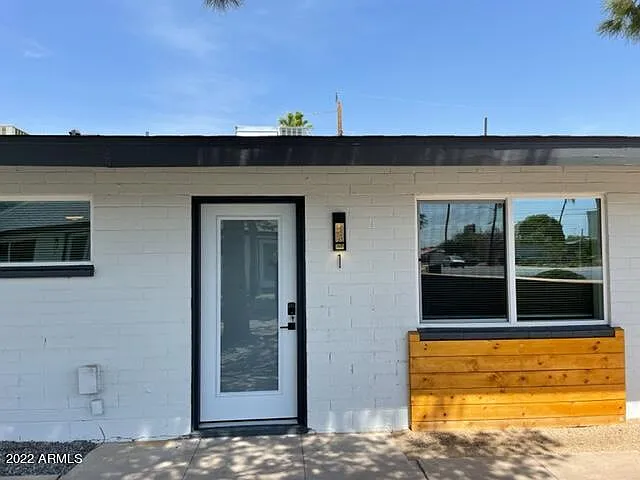 2 bed, 1.0 bath, 900 sqft, $1,695 — Photo 3