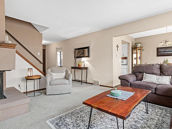 3rd image of 25 Birnamwood Dr