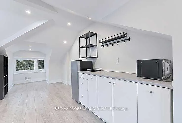 23 Radford Ave #3 — Photo 6