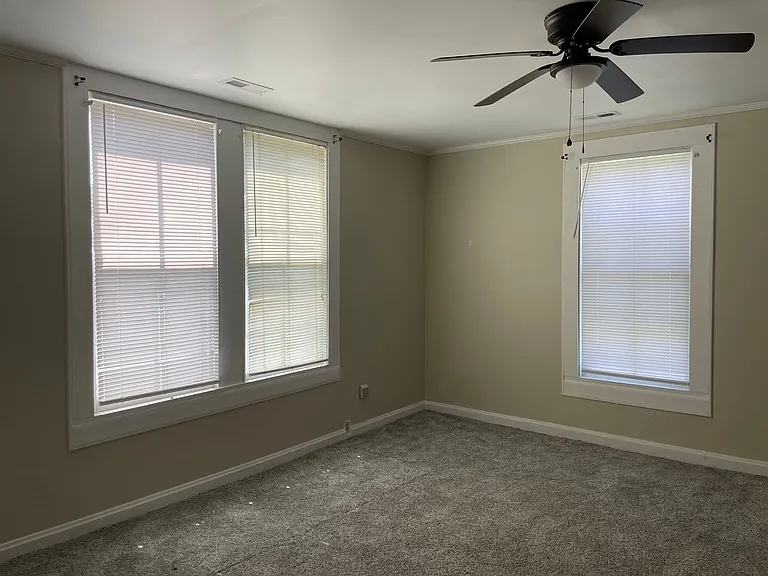 626 Eldorado St — Photo 3