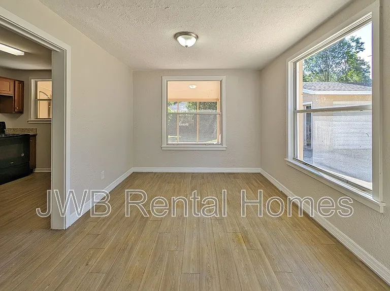 9017 6th Ave — Photo 5