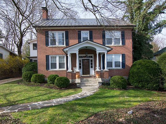5th image of 221 E Washington St