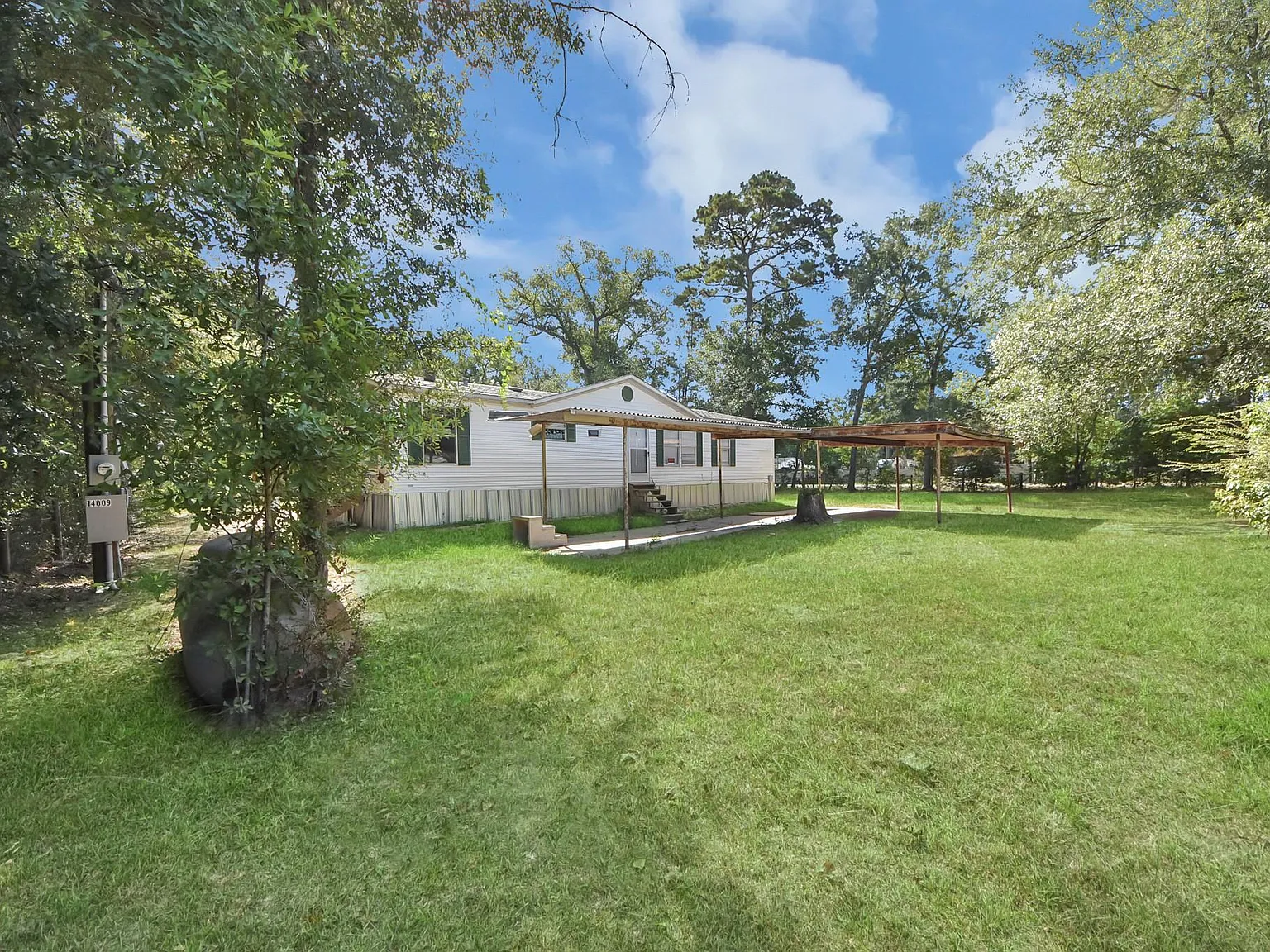 4 bed, 2.0 bath, 1300 sqft, $1,700 — Photo 3