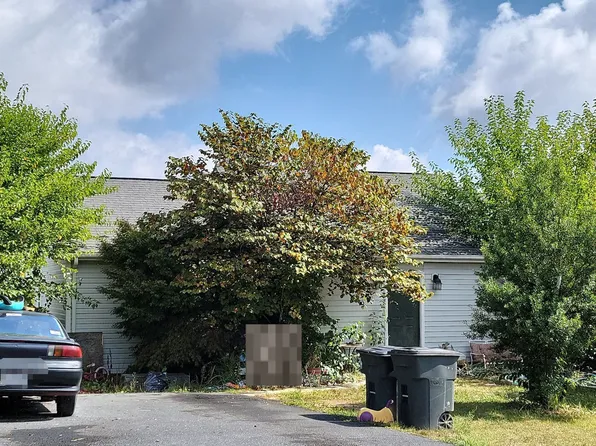 72 Somerset Dr, Weyers Cave, VA 24486