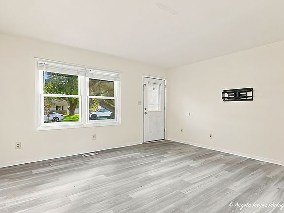 2nd image of 1815 Beach Rd