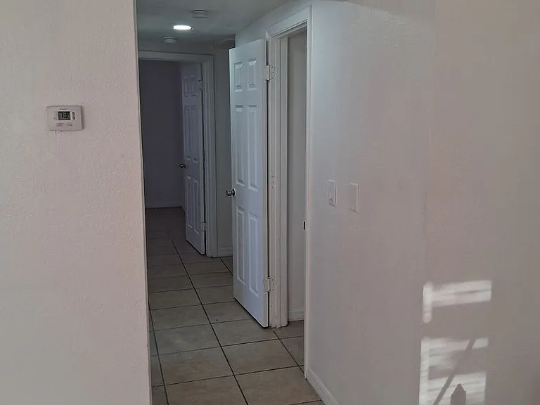 6812 Thomas Cir — Photo 5