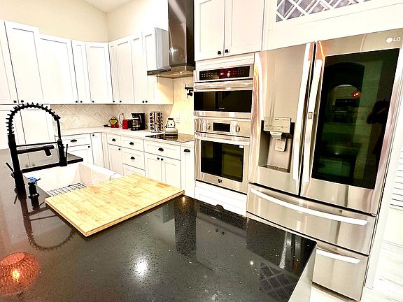 4th image of 159 Emeraldview Ave