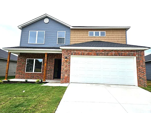 2525 E War Eagle St Photo 1