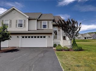 35 Stream View Dr, Cumberland, RI 02864