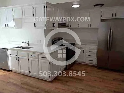 660 Monmouth St — Photo 10