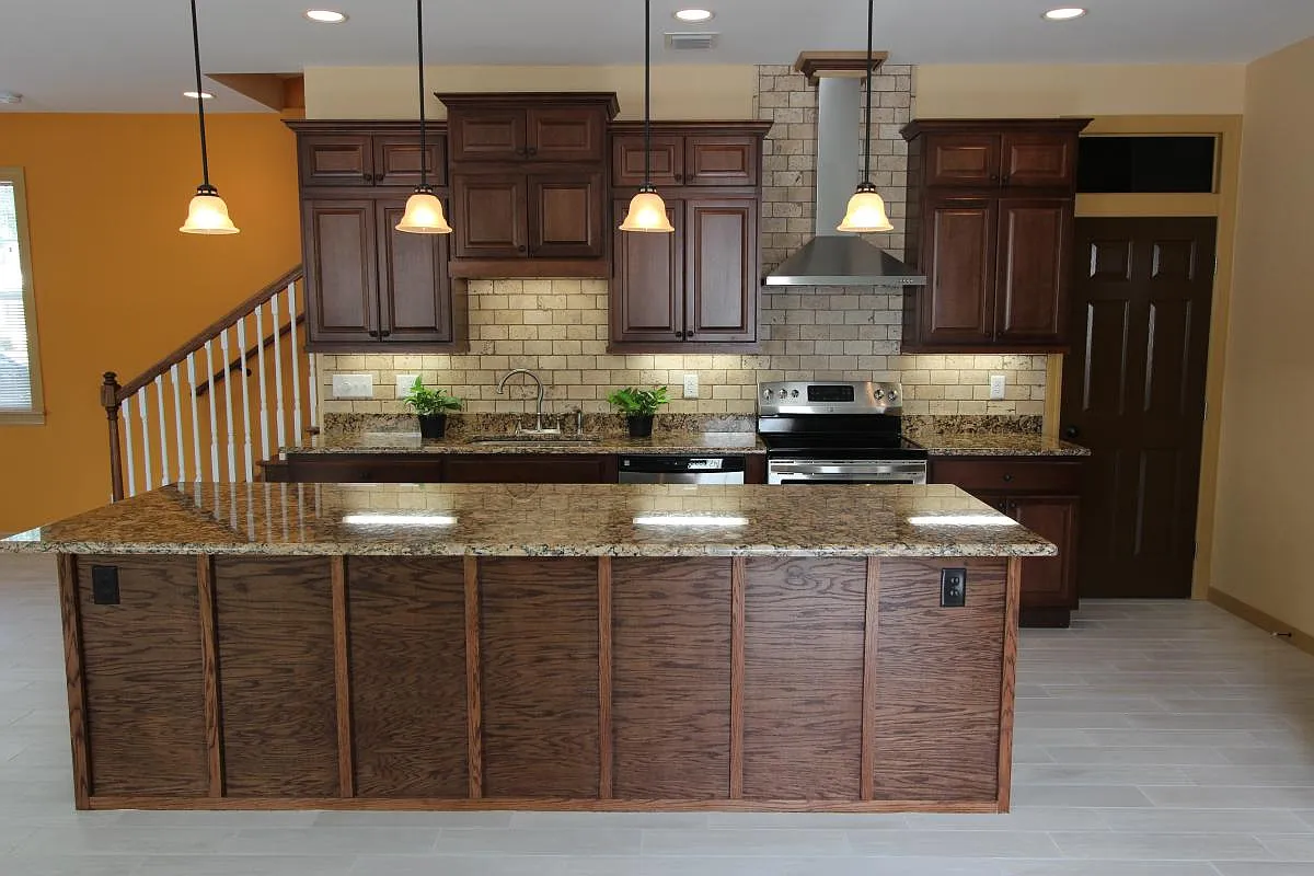 3 bed, 2600 sqft, $3,495 — Photo 2