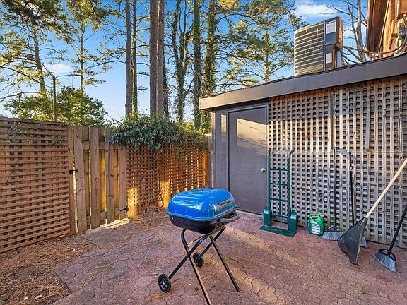 3rd image of 1209 Manassas Ct APT C