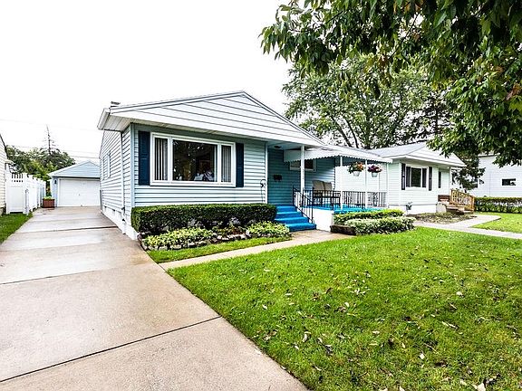3rd image of 202 Hoover Ave