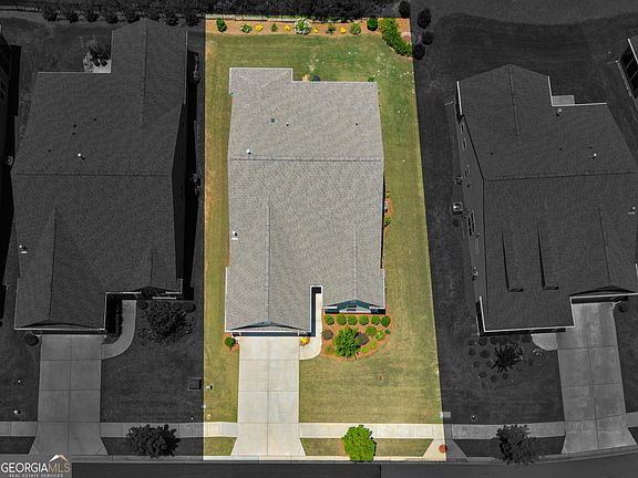 5th image of 229 Nuttall Dr