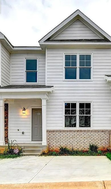 1st image of 2824 Laurel Ridge Cir