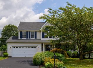 205 Throttle Ct, Stewartstown, PA 17363