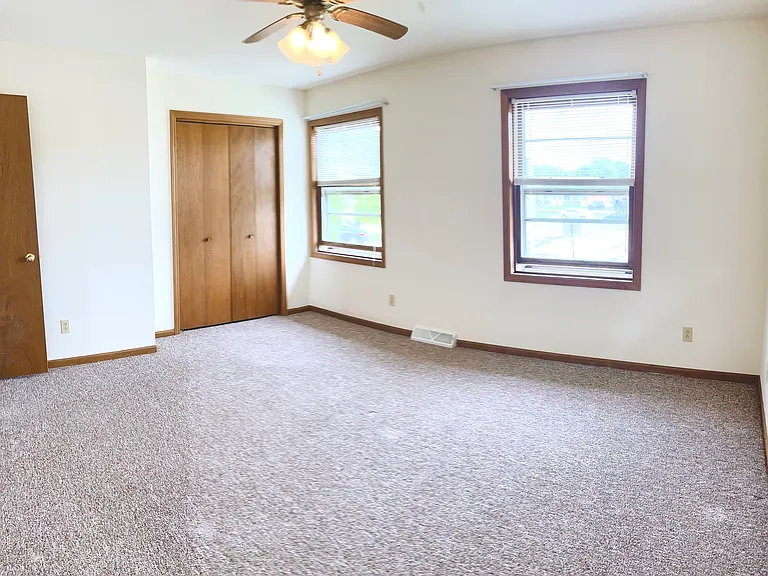 1211 Windwood Ln — Photo 13