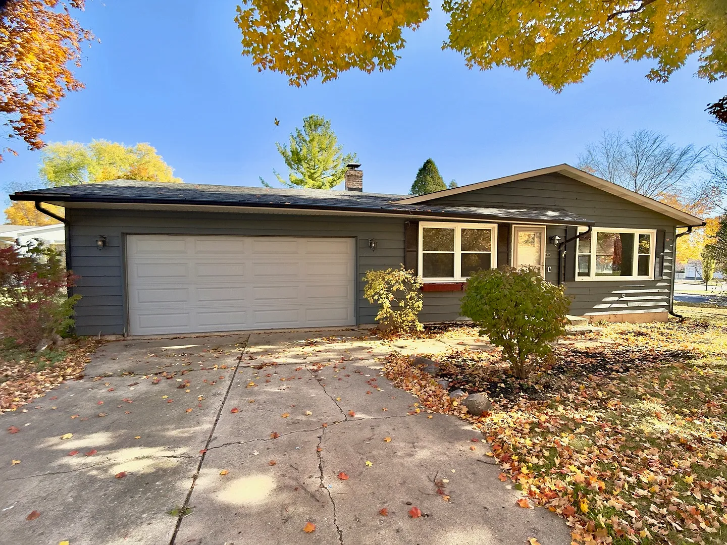 1807 Forrest Blvd photo 1