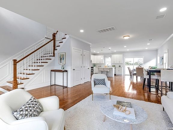 3rd image of 132 N Bergen Pl