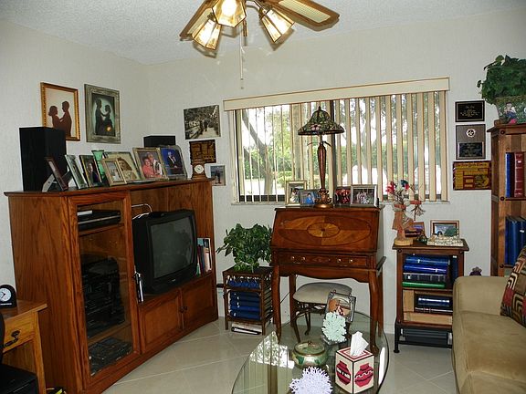 5th image of 5550 Witney Dr APT 112