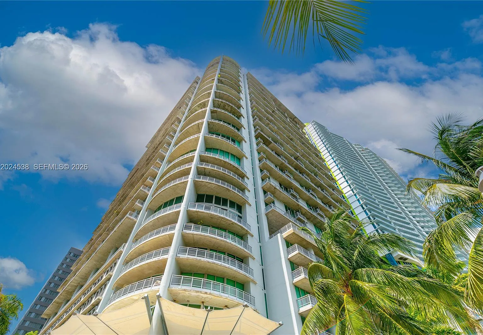 Neo Vertika Condo — Photo 1