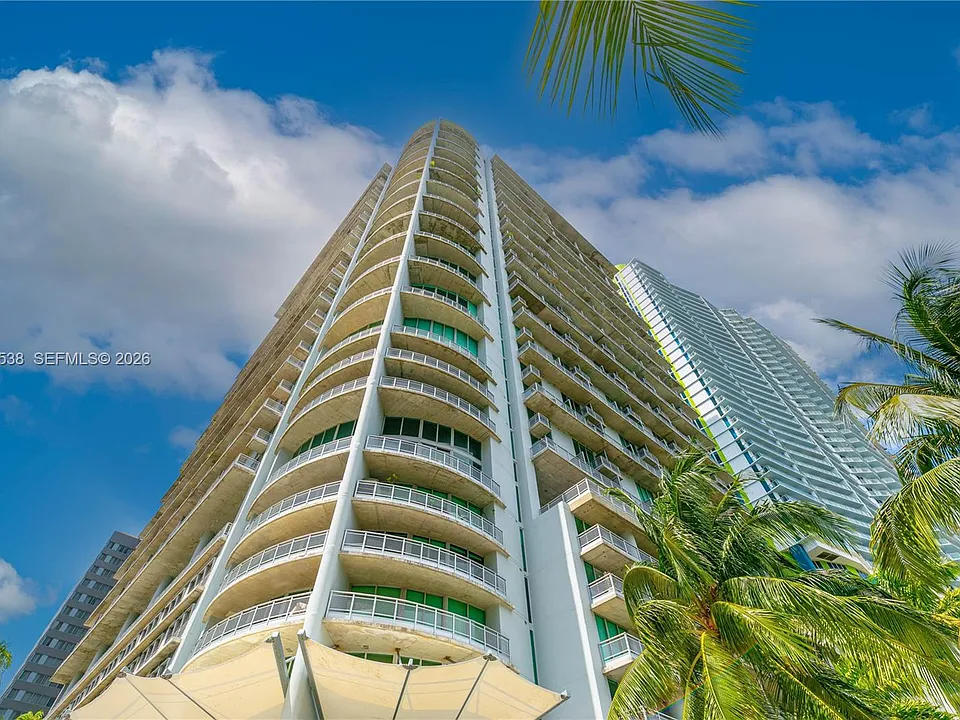690 SW 1st Ct #Penthouse II17