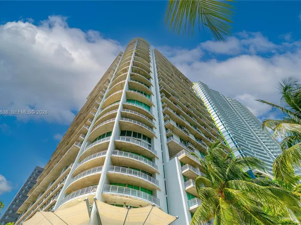 690 SW 1st Ct, Miami, FL