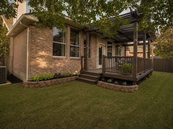 1620 Creekside Dr, Corinth, TX 76210