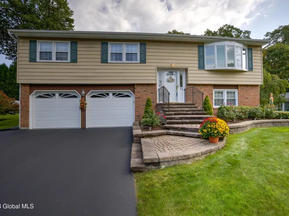 14 Wilshire Drive, Colonie, NY 12205