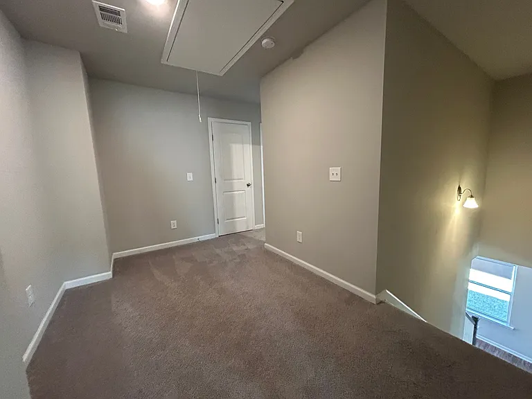 204 Aimes Dr — Photo 16