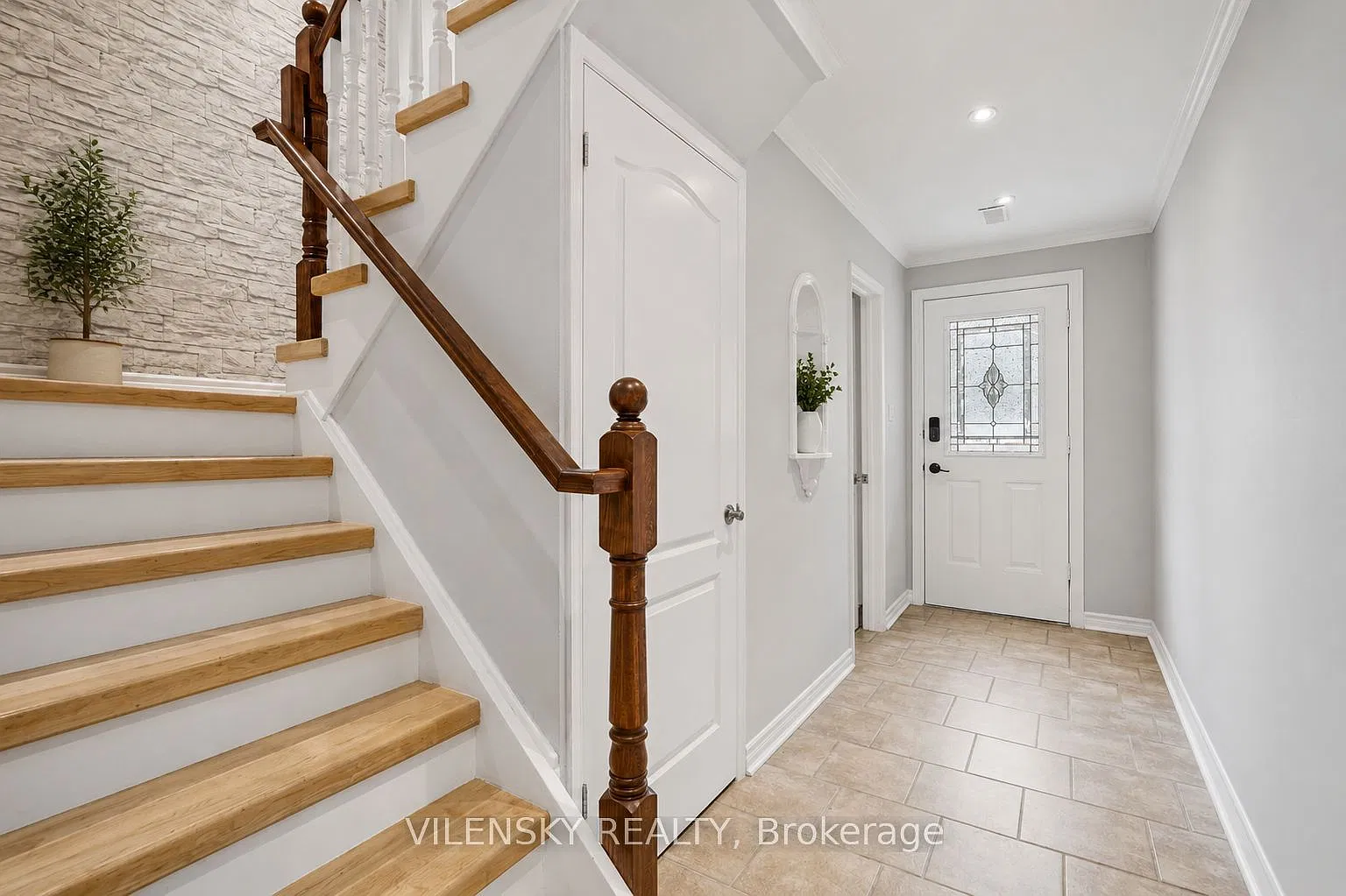 4 bed, $3,200 — Photo 3