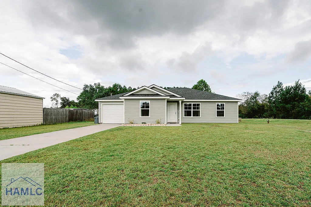 3 bed, 2.0 bath, 1282 sqft, $1,950 — Photo 2