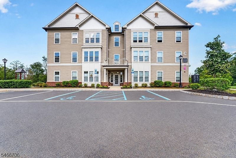 1st image of 504 Altra Road